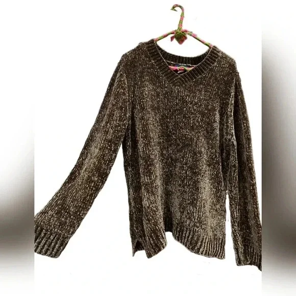 Vintage Basic Editions, Size L, Brown Chenille Crewneck Sweater - Picture 3 of 9